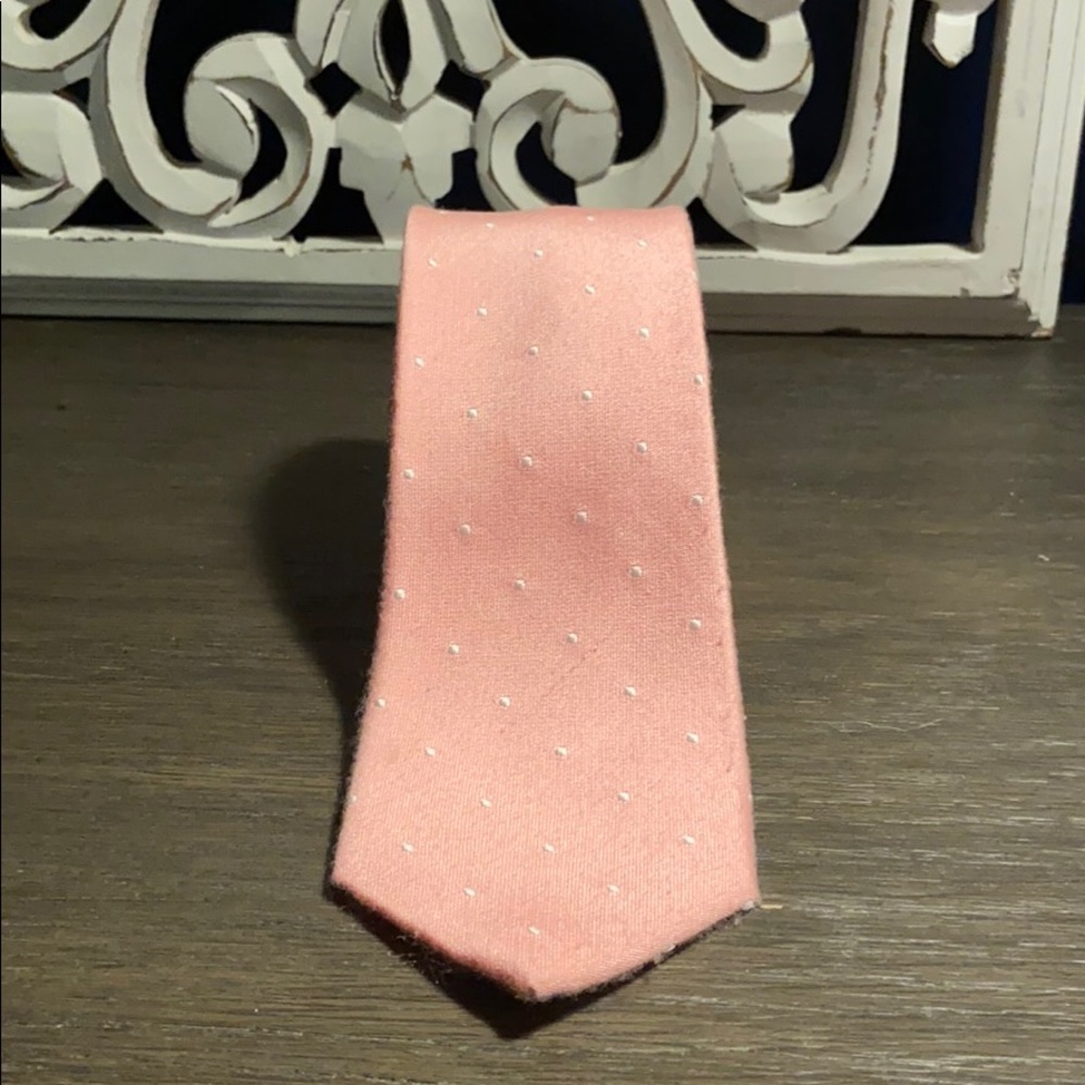 Pink tie